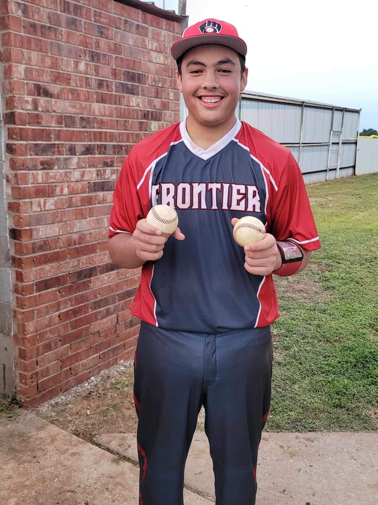 Junior Noah Farmer